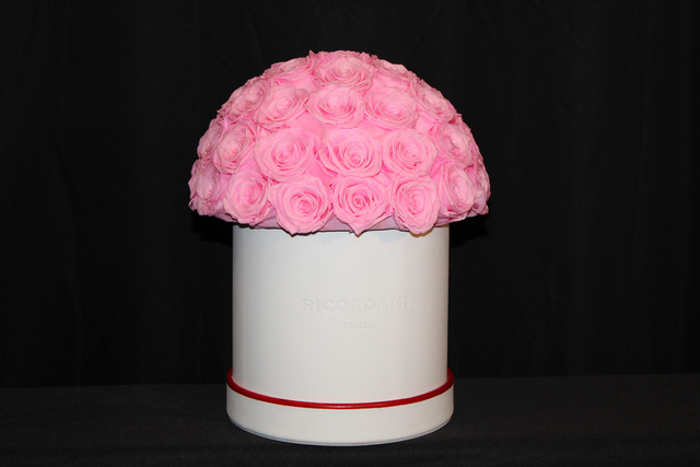 Small pink roses · white base